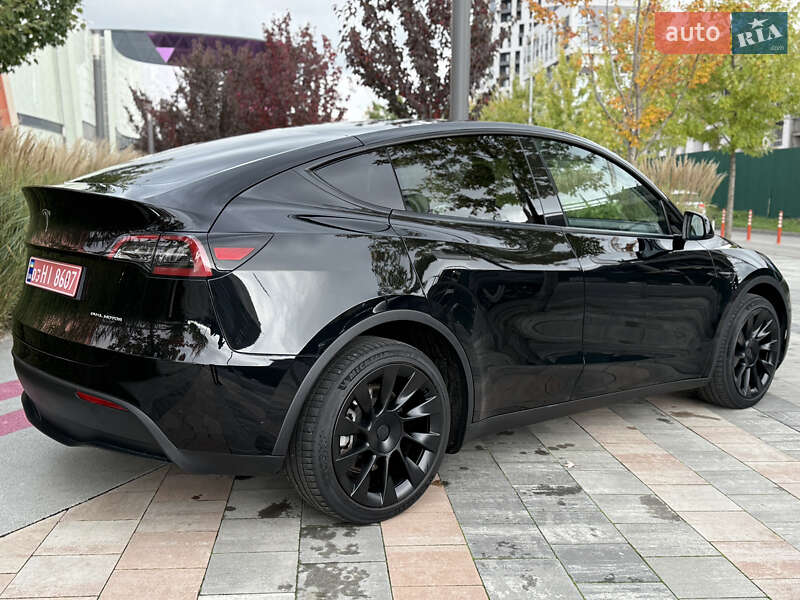 Внедорожник / Кроссовер Tesla Model Y 2023 в Киеве