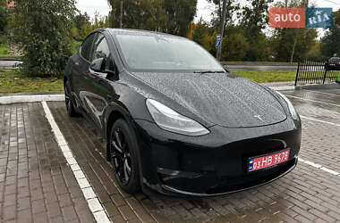 Внедорожник / Кроссовер Tesla Model Y 2024 в 