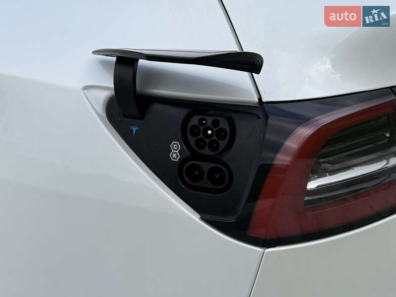 Позашляховик / Кросовер Tesla Model Y 2022 в Луцьку