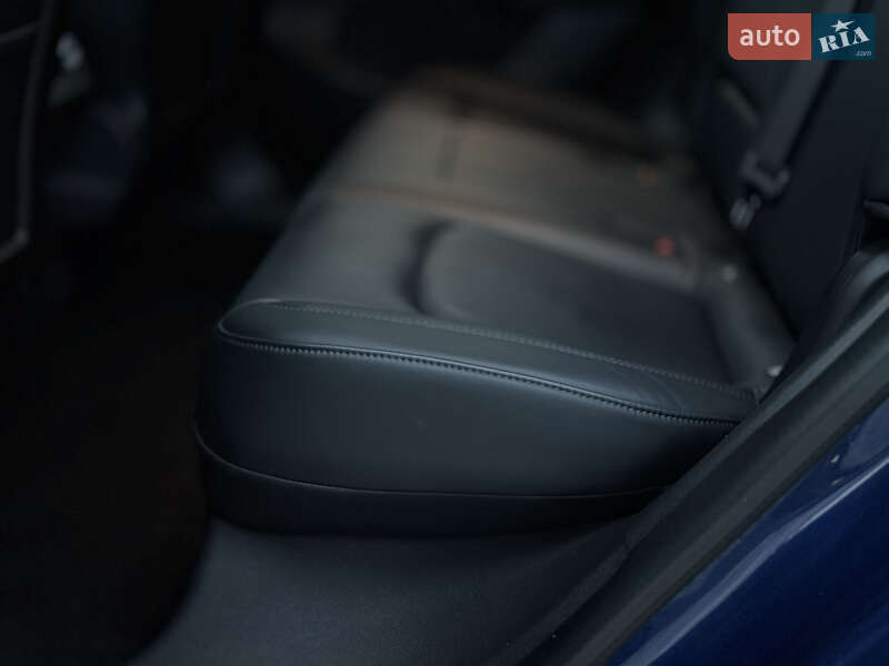 Позашляховик / Кросовер Tesla Model Y 2021 в Харкові