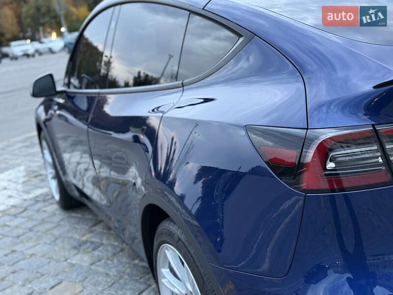 Позашляховик / Кросовер Tesla Model Y 2021 в Харкові