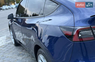 Внедорожник / Кроссовер Tesla Model Y 2021 в 