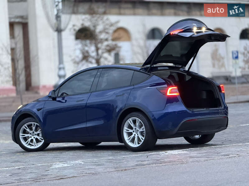 Позашляховик / Кросовер Tesla Model Y 2021 в Харкові