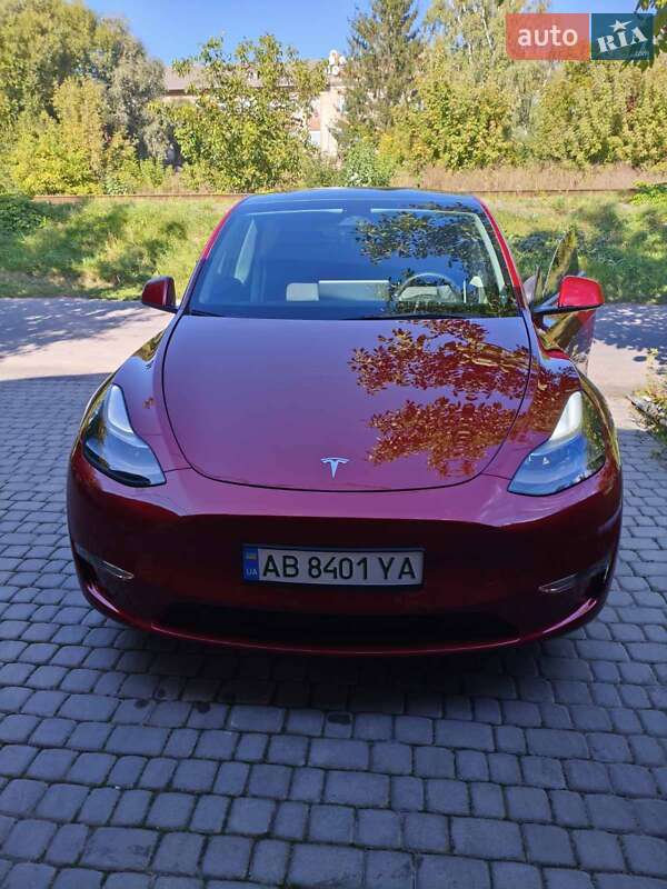 Позашляховик / Кросовер Tesla Model Y 2024 в 