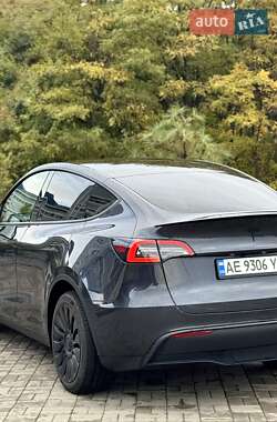 Позашляховик / Кросовер Tesla Model Y 2024 в 