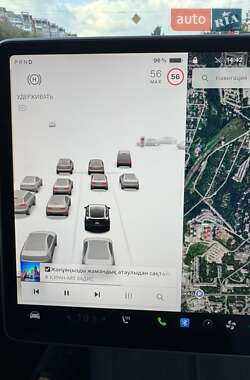 Позашляховик / Кросовер Tesla Model Y 2024 в 