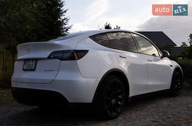 Внедорожник / Кроссовер Tesla Model Y 2021 в 