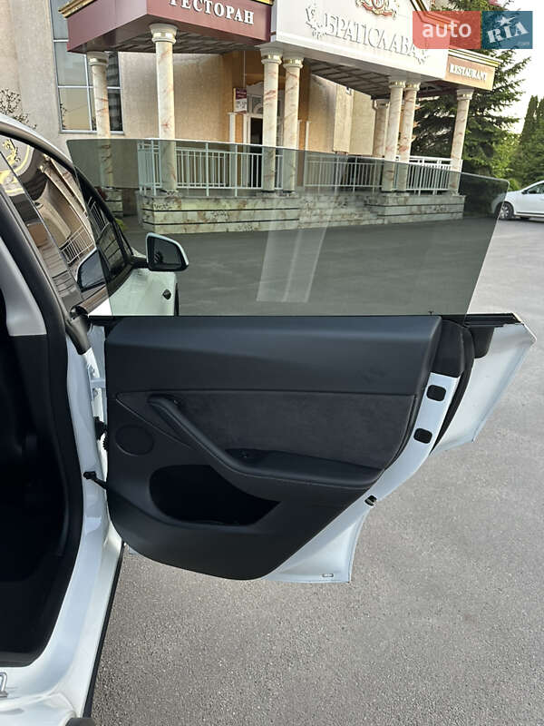 Внедорожник / Кроссовер Tesla Model Y 2023 в Тернополе фото 54 Внедорожник / Кроссовер Tesla Model Y 2023 в Тернополе