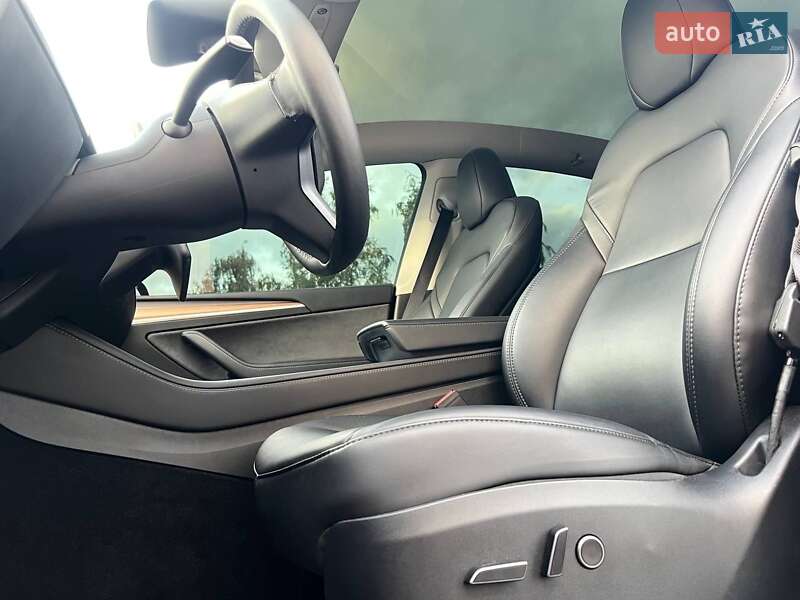 Внедорожник / Кроссовер Tesla Model Y 2023 в Киеве