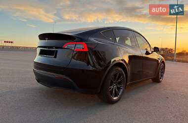 Внедорожник / Кроссовер Tesla Model Y 2024 в 