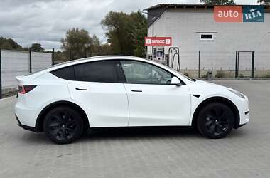 Позашляховик / Кросовер Tesla Model Y 2024 в 