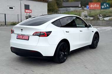 Позашляховик / Кросовер Tesla Model Y 2024 в 