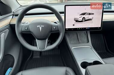 Позашляховик / Кросовер Tesla Model Y 2024 в 