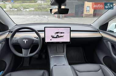 Позашляховик / Кросовер Tesla Model Y 2024 в 