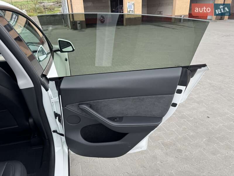Позашляховик / Кросовер Tesla Model Y 2024 в Ірпені