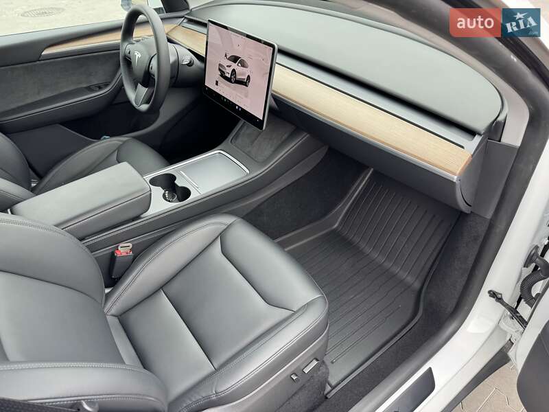 Позашляховик / Кросовер Tesla Model Y 2024 в Ірпені