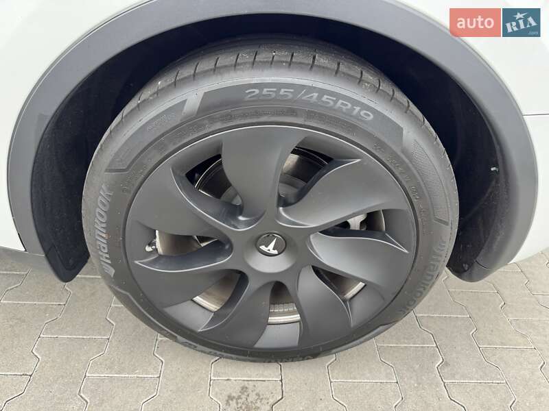 Позашляховик / Кросовер Tesla Model Y 2024 в Ірпені