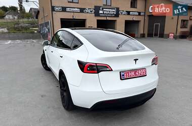 Позашляховик / Кросовер Tesla Model Y 2024 в 