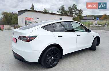 Позашляховик / Кросовер Tesla Model Y 2024 в 
