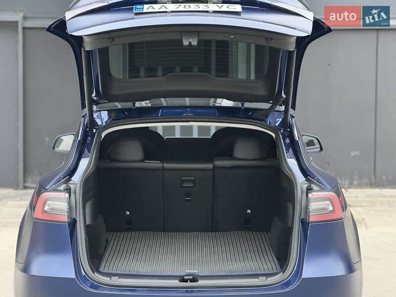 Позашляховик / Кросовер Tesla Model Y 2021 в Києві