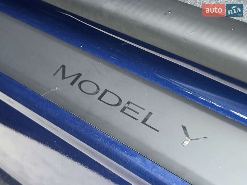 Позашляховик / Кросовер Tesla Model Y 2021 в Києві