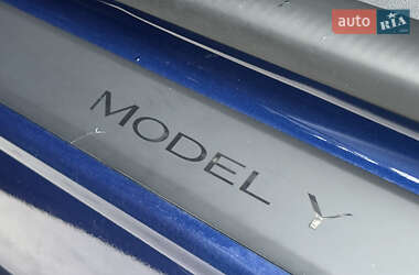 Внедорожник / Кроссовер Tesla Model Y 2021 в 