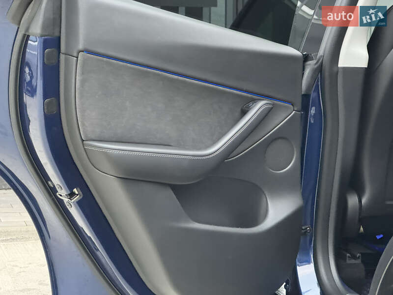 Позашляховик / Кросовер Tesla Model Y 2021 в Києві