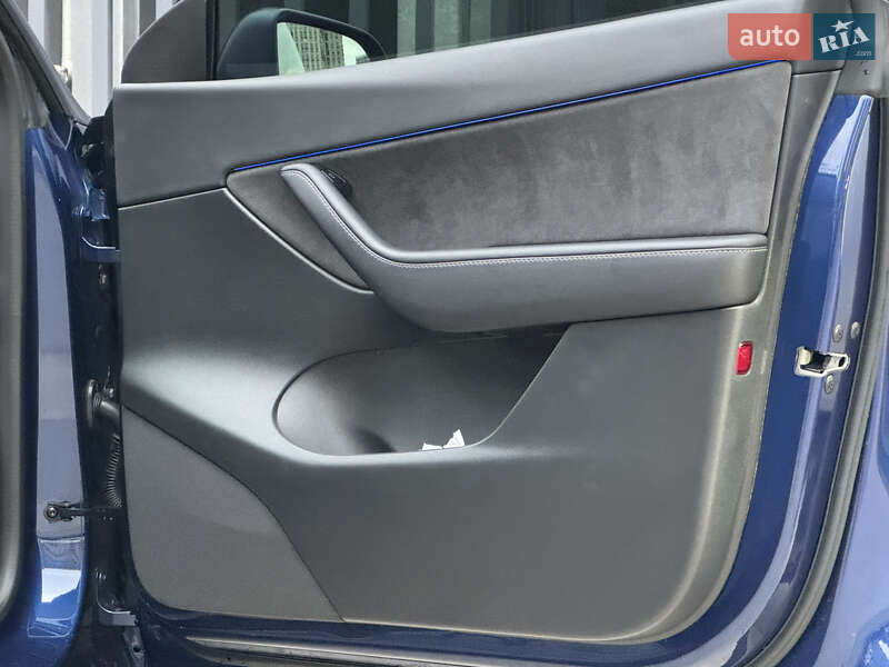 Позашляховик / Кросовер Tesla Model Y 2021 в Києві