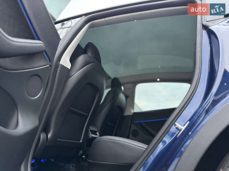 Позашляховик / Кросовер Tesla Model Y 2021 в Києві