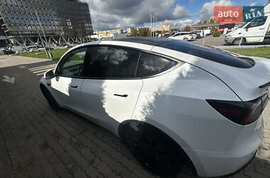 Позашляховик / Кросовер Tesla Model Y 2022 в  фото 2 Позашляховик / Кросовер Tesla Model Y 2022 в