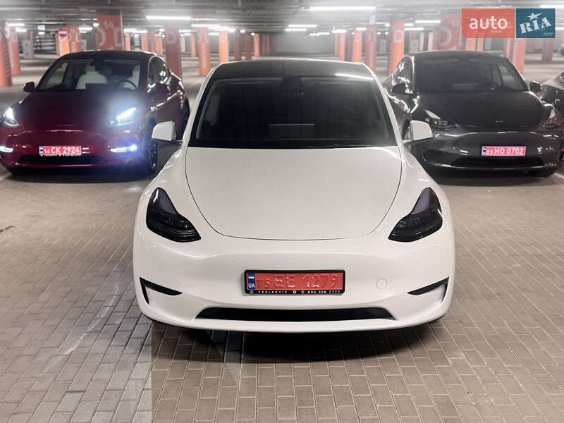 Tesla Model Y 2023