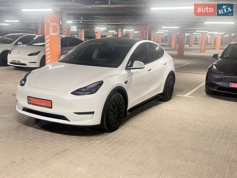 Позашляховик / Кросовер Tesla Model Y 2023 в Києві