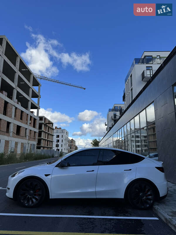 Позашляховик / Кросовер Tesla Model Y 2021 в Львові фото 5 Позашляховик / Кросовер Tesla Model Y 2021 в Львові