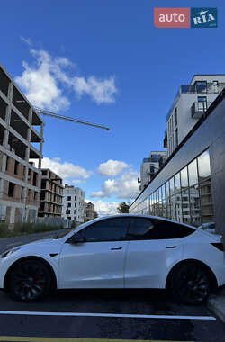 Внедорожник / Кроссовер Tesla Model Y 2021 в 