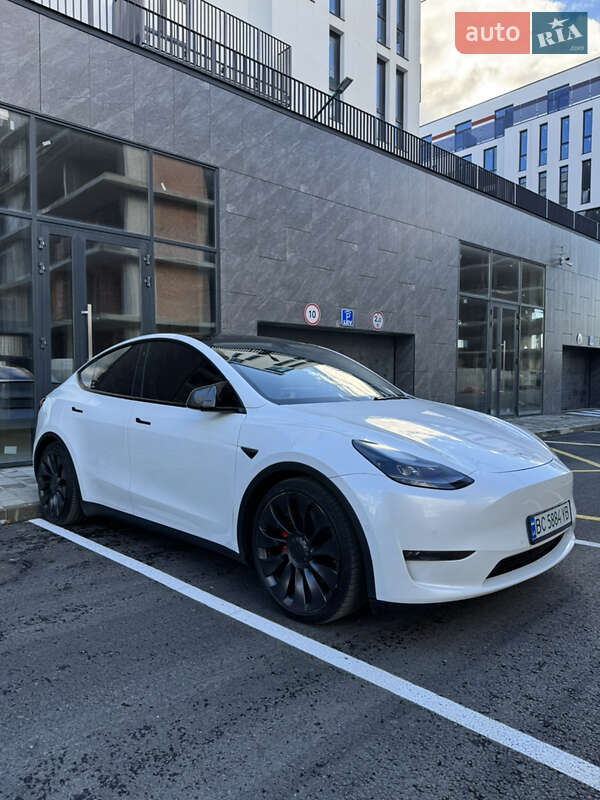 Внедорожник / Кроссовер Tesla Model Y 2021 в 