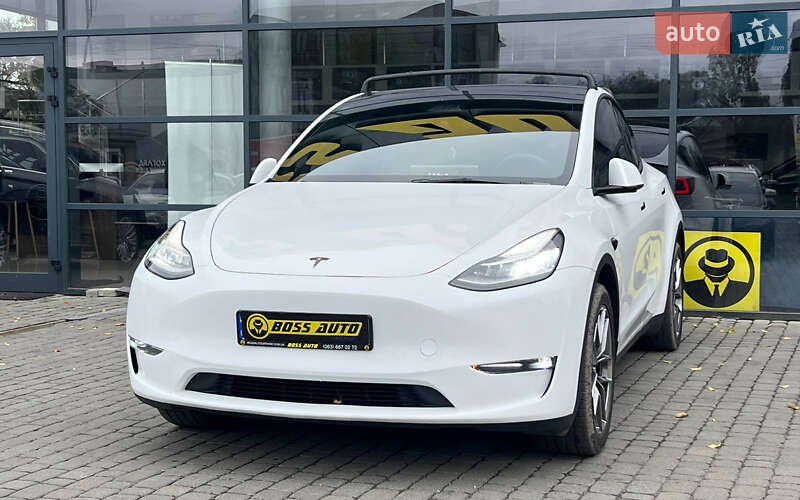Позашляховик / Кросовер Tesla Model Y 2023 в Івано-Франківську