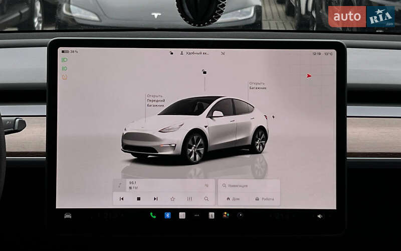 Позашляховик / Кросовер Tesla Model Y 2023 в Івано-Франківську