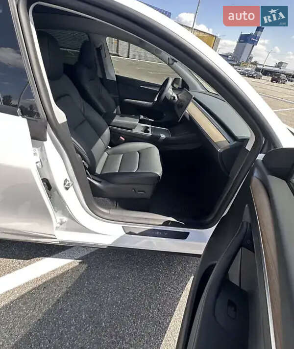 Позашляховик / Кросовер Tesla Model Y 2023 в Києві