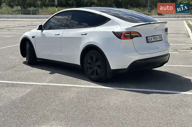 Позашляховик / Кросовер Tesla Model Y 2023 в Києві