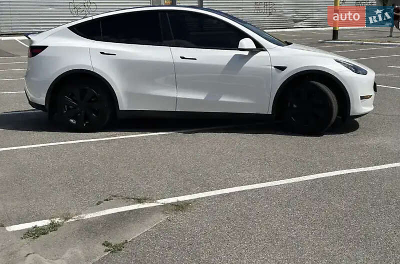 Позашляховик / Кросовер Tesla Model Y 2023 в Києві
