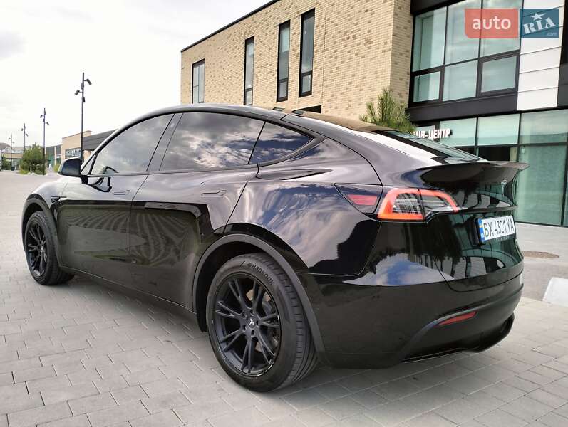 Позашляховик / Кросовер Tesla Model Y 2022 в Хмельницькому фото 12 Позашляховик / Кросовер Tesla Model Y 2022 в Хмельницькому