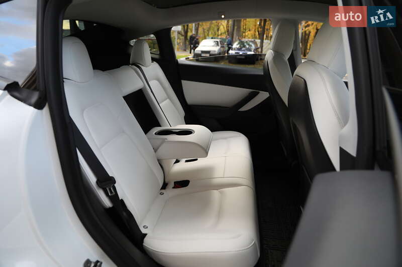 Позашляховик / Кросовер Tesla Model Y 2021 в Харкові фото 9 Позашляховик / Кросовер Tesla Model Y 2021 в Харкові