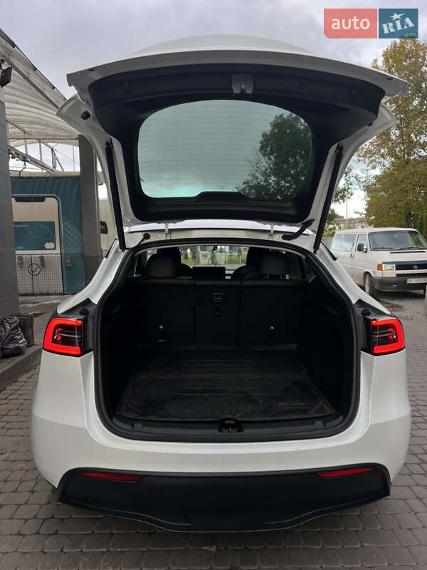Позашляховик / Кросовер Tesla Model Y 2023 в Львові