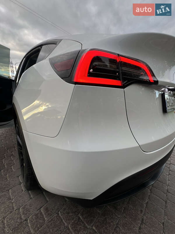 Позашляховик / Кросовер Tesla Model Y 2023 в Львові