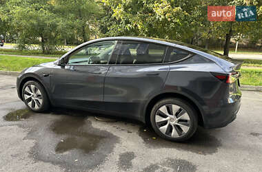 Позашляховик / Кросовер Tesla Model Y 2024 в 