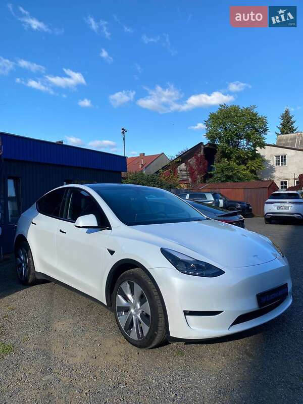 Позашляховик / Кросовер Tesla Model Y 2023 в Ужгороді