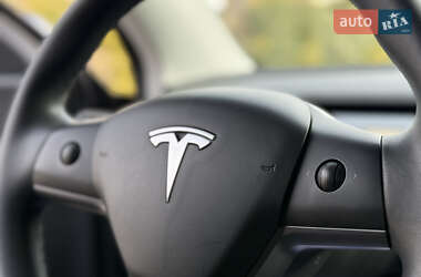 Внедорожник / Кроссовер Tesla Model Y 2020 в 