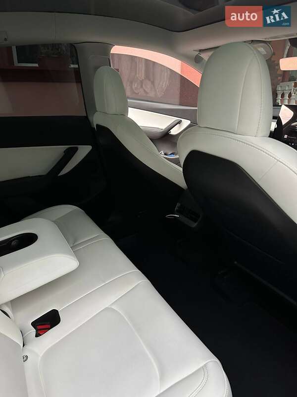 Внедорожник / Кроссовер Tesla Model Y 2022 в Владимире