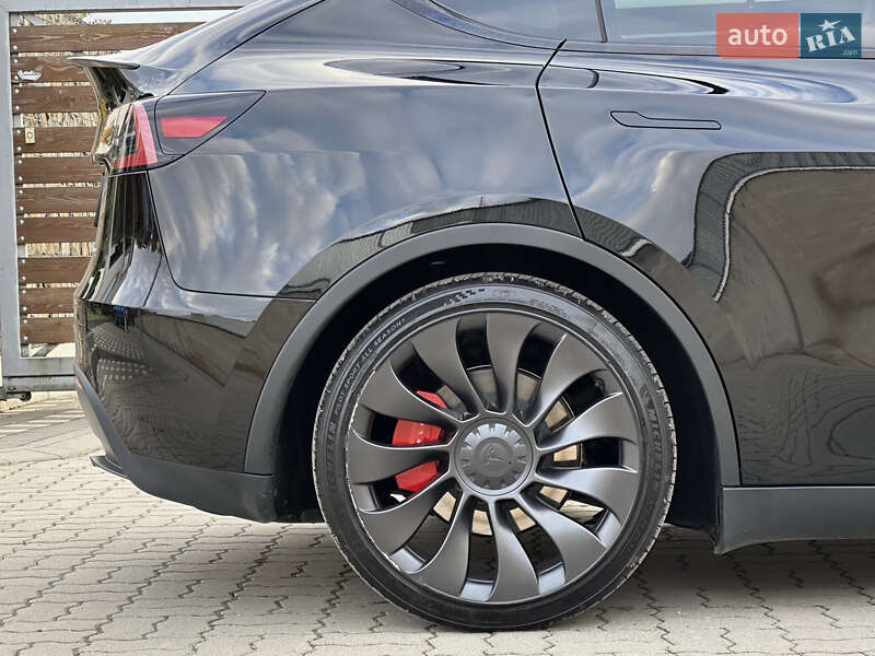 Внедорожник / Кроссовер Tesla Model Y 2023 в Стрые