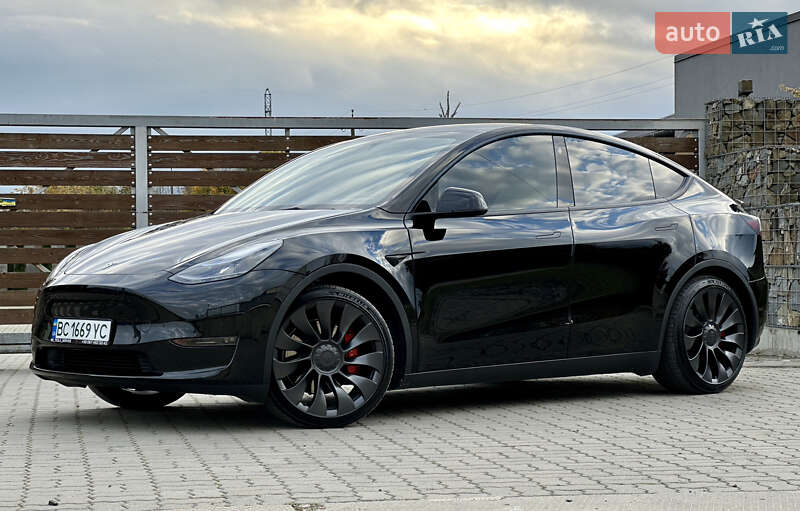 Внедорожник / Кроссовер Tesla Model Y 2023 в Стрые